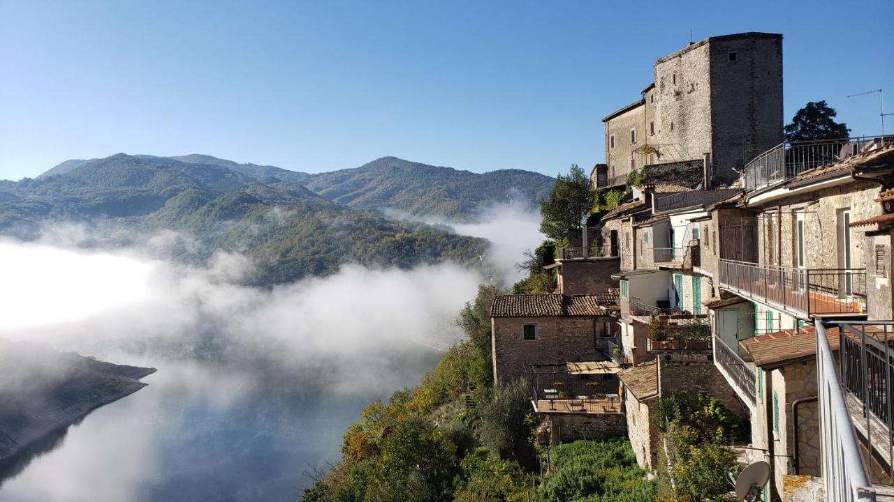 Amazing View * Castel di Tora
