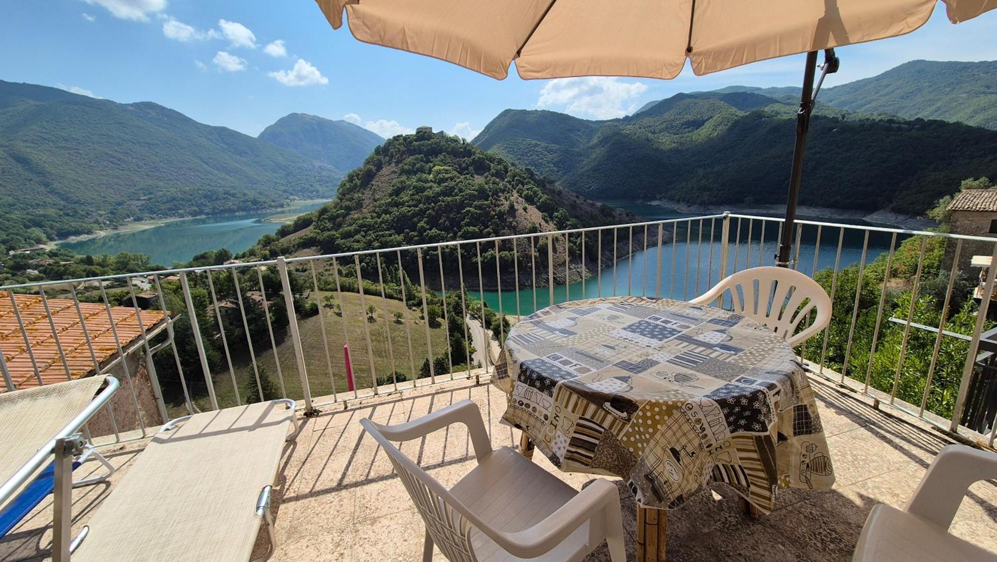 Apartment Amazing View Castel di Tora
